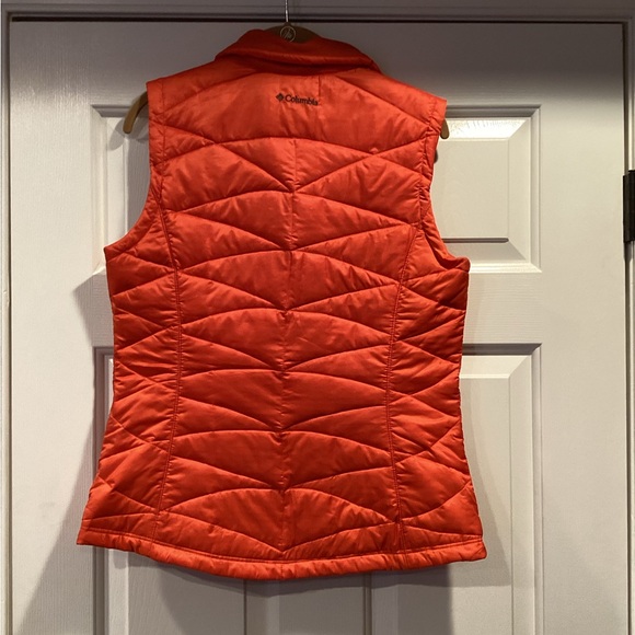 Host Pick ⭐️ Columbia Vest - Thermal Comfort - Picture 6 of 7